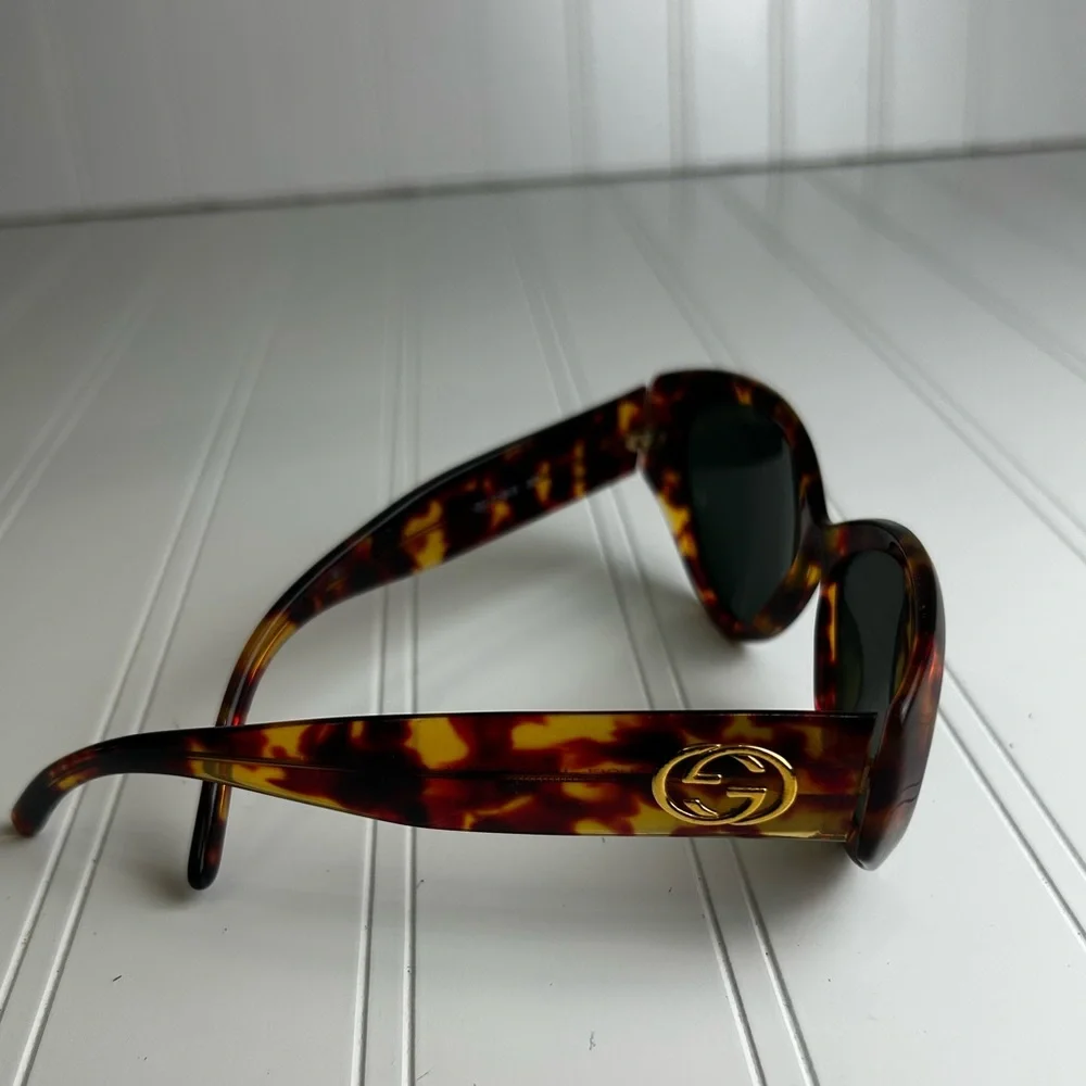 Gucci Womenโs Leopard Tortoise Double G Wrap Sunglasses - Picture 11 of 15